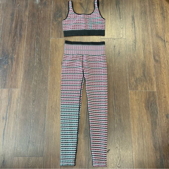 2PC Fabletics Camryn Houndstooth Seamless Bra and leggings SZ SM - Picture 2 of 5